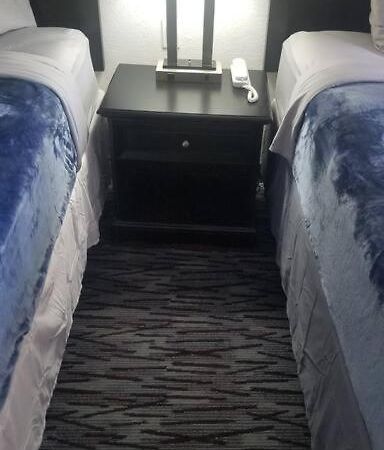 Osu Hotel 2 Queen Beds Hotel Room 132 สติลวอเตอร์ ภายนอก รูปภาพ