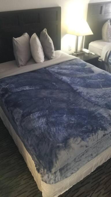Osu Hotel 2 Queen Beds Hotel Room 132 สติลวอเตอร์ ภายนอก รูปภาพ