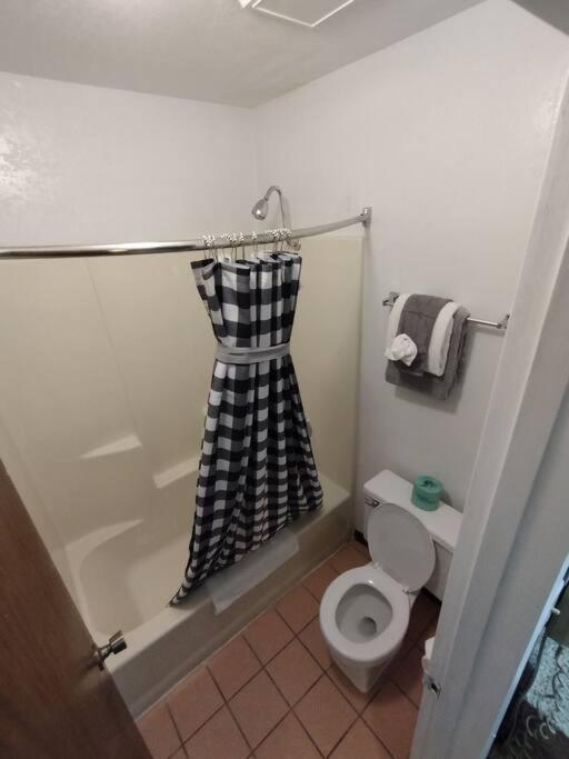 Osu Hotel 2 Queen Beds Hotel Room 132 สติลวอเตอร์ ภายนอก รูปภาพ