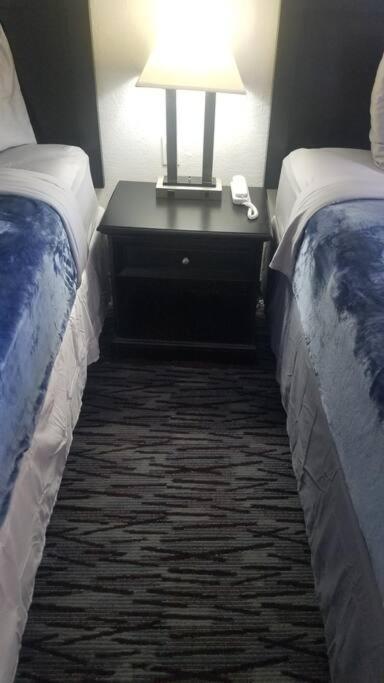 Osu Hotel 2 Queen Beds Hotel Room 132 สติลวอเตอร์ ภายนอก รูปภาพ